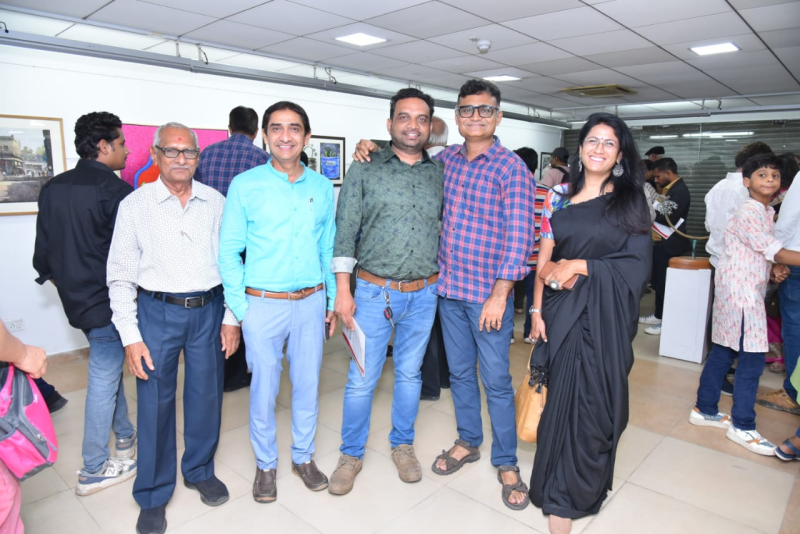 અમદાવાદ ખાતે ગુજરાત રાજ્ય લલિતકલા અકાદમી દ્વારા 64માં રાજ્ય કલા પ્રદર્શન એટલે કે ‘સ્ટેટ આર્ટ એક્ઝિબિશન'ની શરૂઆત થઈ ચિત્રકારોને અપાયું સન્માન