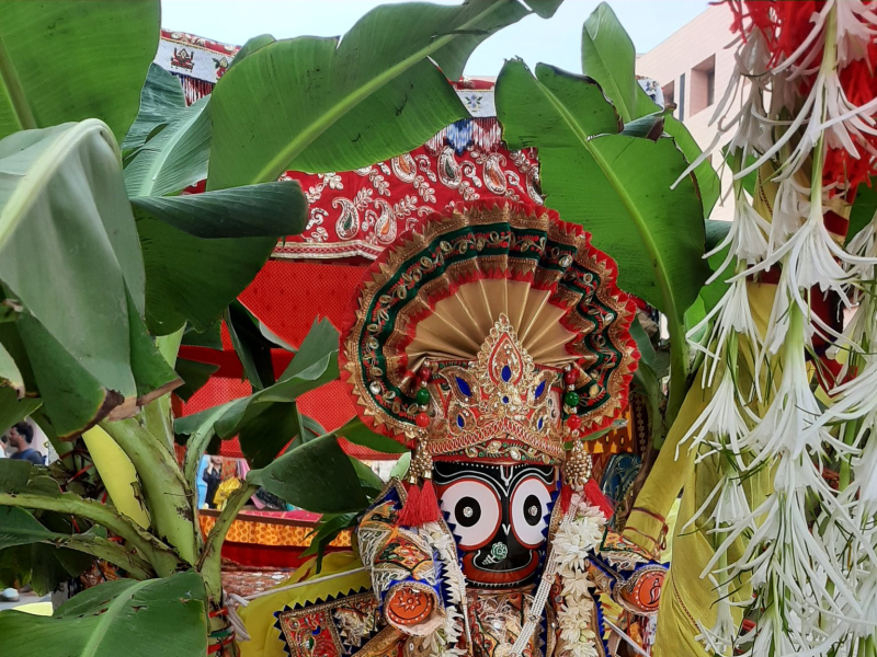ભગવાન જગન્નાથની 147મી રથયાત્રા પહેલા ભવ્ય જળયાત્રાનું આયોજન કરવામાં આવ્યું મોટી સંખ્યામાં શ્રદ્ધાળુઓ જોડાયા સાબરમતી નદીના સોમનાથ ભૂદરના આરે ગંગા પૂજન કર્યા બાદ નિજ મંદિરે પરત ફરી