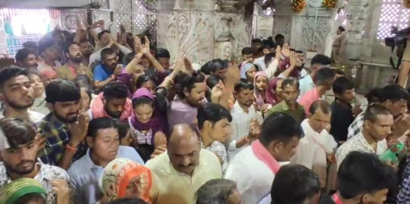 આજે ભાદરવી પૂનમનો પાંચમો દિવસ મારી અંબે જય જય અંબે ના નાદ સાથે માતાજીના દર્શન કરી રહ્યાં છે, ચાર દિવસ મા 16.36 લાખ થી વધુ ભક્તોએ માતાજી ના દર્શન કર્યા