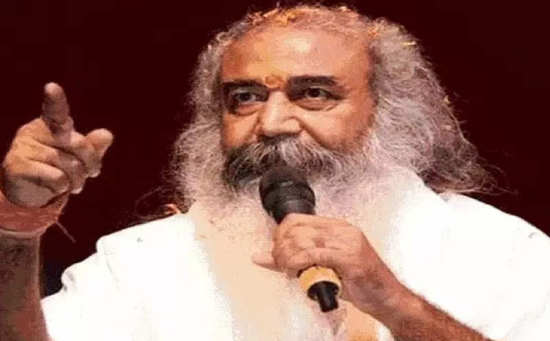 આચાર્ય પ્રમોદ કૃષ્ણમએ રાહુલ ગાંધીના રાયબરેલીથી ચૂંટણી લડવાના નિર્ણય પર ચોંકાવનારું નિવેદન આપ્યું છે. તેમણે કહ્યું કે, 'રાહુલ ગાંધીએ રાયબરેલીને બદલે રાવલપિંડીથી ચૂંટણી લડવી જોઈએ, કારણ કે પાકિસ્તાનમાં તેમની લોકપ્રિયતા અને માગ વધી રહી છે.'