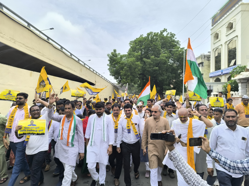 દિલ્હીના સીએમ અરવિંદ કેજરીવાલના સ્વાસ્થ્ય માટે અને જેલમુક્તિના ઉદ્દેશ સાથે આમ આદમી પાર્ટીએ પદયાત્રાનું આયોજન કર્યું જેલમુક્તિ માટે પ્રાર્થના કરી 