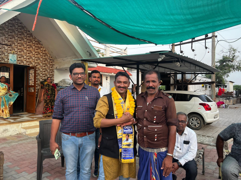 કડી પેટા ચૂંટણીમાં  AAP ઉમેદવાર જગદીશ ચાવડાએ આજે સેદરડી, સેદારાણા, થોડમલપુરા, ખંડમોરવા, કડી કસબા, ધડોદ, સુજાતપુરા, રણછોડપુરા, નરસિંહપુરા ગામની મુલાકાત લીધી