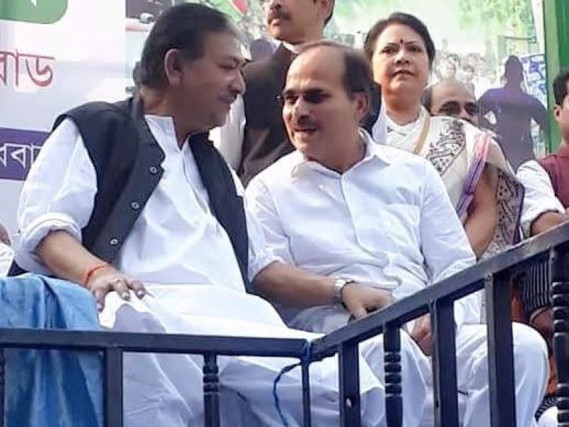 अधीर रंजन चौधरी ने एक नया विवाद खड़ा कर दिया अधीर रंजन ने कहा कि अगर उद्योगपति कांग्रेस को पैसों से भरा बैग भेजेंगे तो, पार्टी उनके खिलाफ चुप हो जाएगी