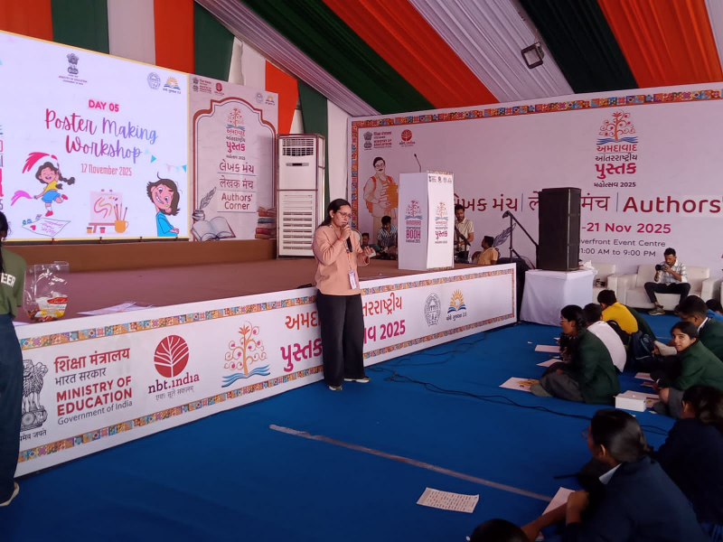અમદાવાદ પુસ્તકોત્સવમાં ગુજરાતી સાહિત્ય ચર્ચા અને સરદાર પટેલ વિશે કાર્યક્રમ યોજાયો તેમ જ કીર્તીદાન ગઢવી દ્વારા લોકસંગીતની રમઝટ થઈ