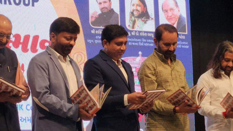 અમદાવાદ એજ્યુકેશન ગ્રુપ દ્વારા ગુજરાત પ્રદેશ કોંગ્રેસ સમિતિના પ્રમુખ શક્તિસિંહ ગોહિલના હસ્તે શહેરના ટોપ વિધાર્થીઓને સન્માનિત કરી વિશ્વ લોકશાહી દિવસ ઉજવ્યો