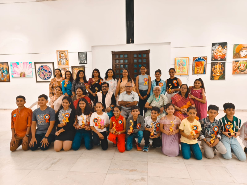 સ્તુતિ આર્ટ એકેડમી દ્વારા કરાયું ચિત્ર પ્રદર્શનનું આયોજન મનમોહક ચિત્રો પ્રદર્શિત થયા                                        