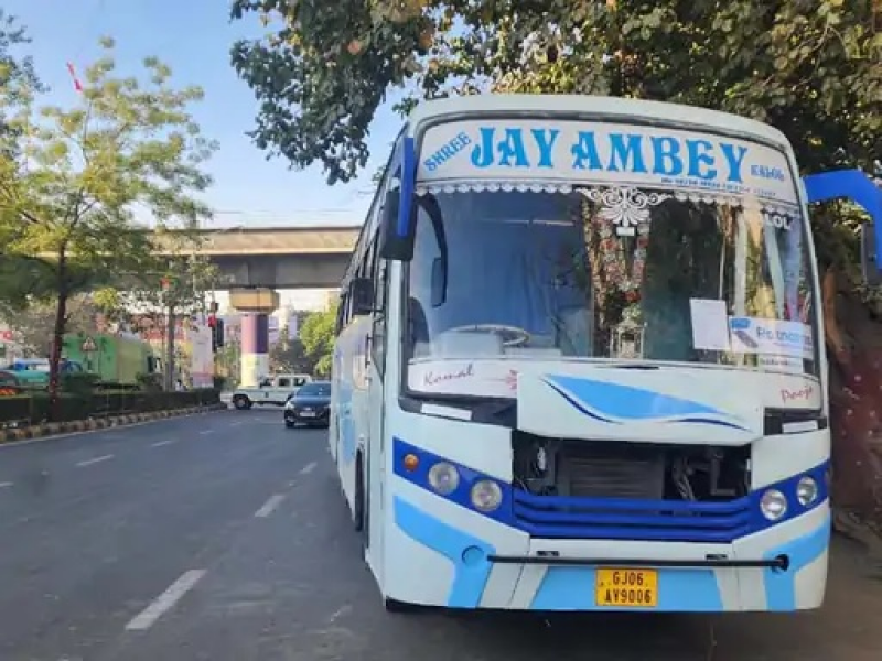 અમદાવાદમાં વધુ એક Hit & Run, વિજય ચાર રસ્તા પાસે બસ ચાલકે યુવકને અડફેટે લીધો બાઈક સવાર યુવકે હેલમેટ પહેર્યું હોવા છતાં તેનું મૃત્યુ થયું 