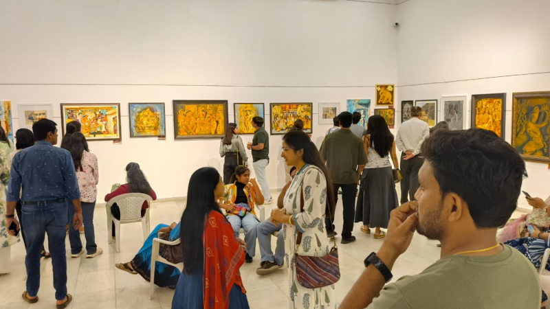 અમદાવાદની હઠીસિંગ વિઝ્યુઅલ આર્ટ ગેલેરી ખાતે અજંતા-ઈલોરા શિલ્પકલા પર આધારિત હેરિટેજ ગુફા ચિત્રોનું કલાપ્રદર્શન યોજાયું               