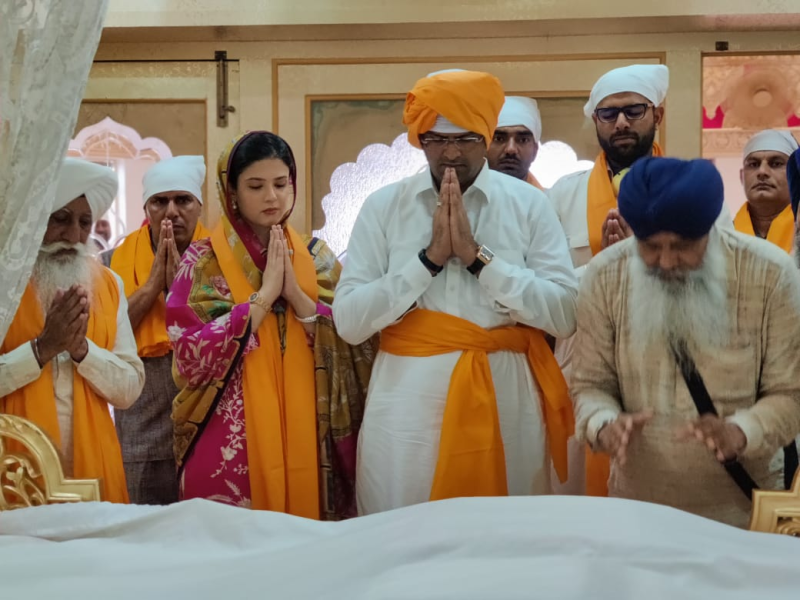 अमृतसर के श्री हरमंदिर साहिब और श्री आनंदपुर साहिब में संगत दर्शनों के लिए उमड़ पड़ी।श्री अकाल तख्त साहिब के आदेश के बाद लोगों ने बैसाखी पर अपने घरों में खालसा झंडा फहराया। 