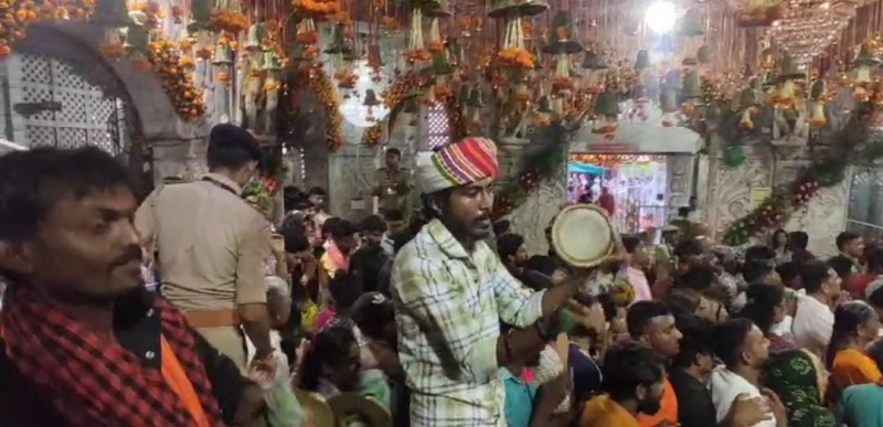 આજે ભાદરવી પૂનમ , શક્તિપીઠ અંબાજીમાં માઇભક્તોનો મહાસાગર ઉમટ્યો 7 દિવસના મહાકુંભમા લાખોની સંખ્યામા માઇભકતો માતાજીના દર્શનાર્થે ઉમટ્યા