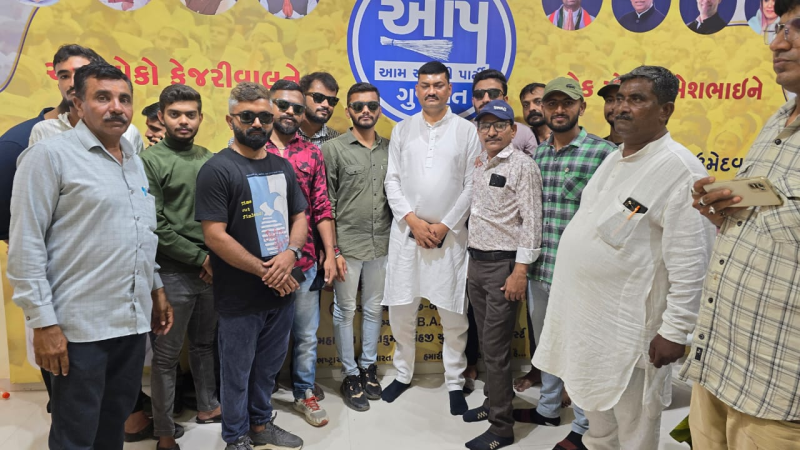 ભાવનગર લોકસભા ઇન્ડિયા ગઠબંધનના ઉમેદવાર ઉમેશભાઈ મકવાણાનું ફોર્મ મંજુર કરવામાં આવ્યું , મોટી સંખ્યામાં ઇન્ડિયા ગઠબંધનના હોદ્દેદારો કાર્યકર્તા અને સમર્થકો સમર્થનમાં ઉમટી પડ્યા