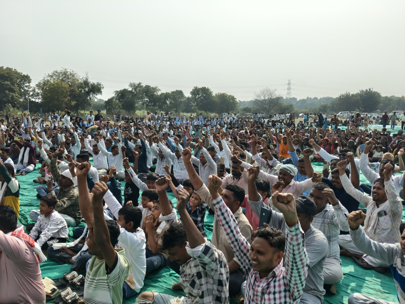 ગુજરાતમાં ભાજપ-કોંગ્રેસના ગઢમાં મોટું ગાબડું: 1500 કાર્યકરો 'આપ'માં ભળ્યા?                                                   