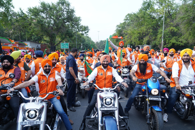भाजपा और आम आदमी पार्टी ने रविवार में धुआंधार प्रचार किया। जहां आम आदमी पार्टी ने साइकिल तो वहीं भाजपा ने बाइक रैली निकाली। इस दौरान दोनों पार्टी के नेताओं ने एक दूसरे पर जमकर जुबानी हमला बोला।