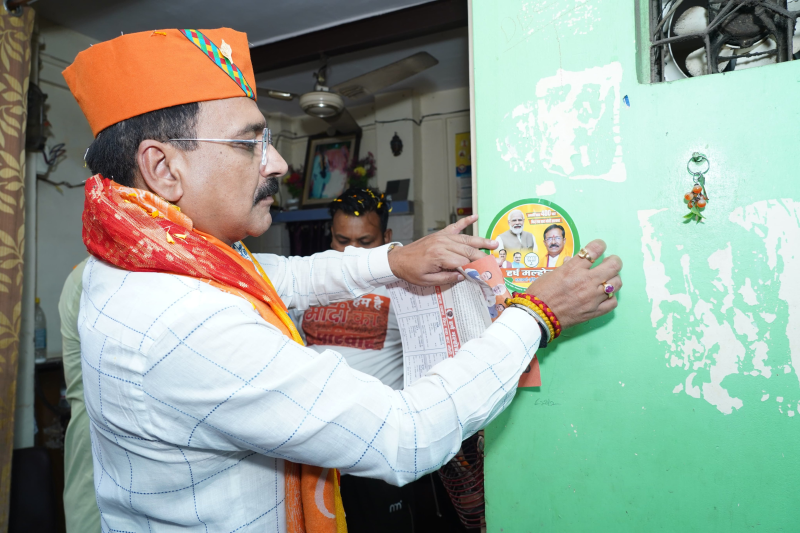 भाजपा और आम आदमी पार्टी ने रविवार में धुआंधार प्रचार किया। जहां आम आदमी पार्टी ने साइकिल तो वहीं भाजपा ने बाइक रैली निकाली। इस दौरान दोनों पार्टी के नेताओं ने एक दूसरे पर जमकर जुबानी हमला बोला।