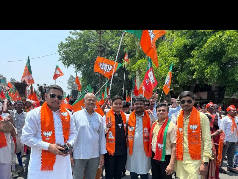લોકસભા ચૂંટણી સમયે આમઆદમી પાર્ટીમાં ભંગાણ  વલસાડ જિલ્લામાં આમ આદમી પાર્ટીના હોદેદારો નો પાર્ટીને અલવિદા કહેવાનો સિલસિલો યથાવત અનેક આગેવાનોએ કેસરિયો ધારણ કરી ભારતીય જનતા પાર્ટીમાં જોડાયા