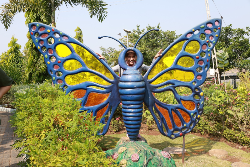 બટરફ્લાય ગાર્ડન: સ્ટેચ્યુ ઓફ યુનિટી ખાતે રંગબેરંગી પતંગિયાઓથી સમૃદ્ધ સુંદર પ્રવાસન આકર્ષણ બટરફ્લાય ગાર્ડન ધરાવે છે 70 વિવિધ પ્રજાતિઓના પતંગિયાઓ