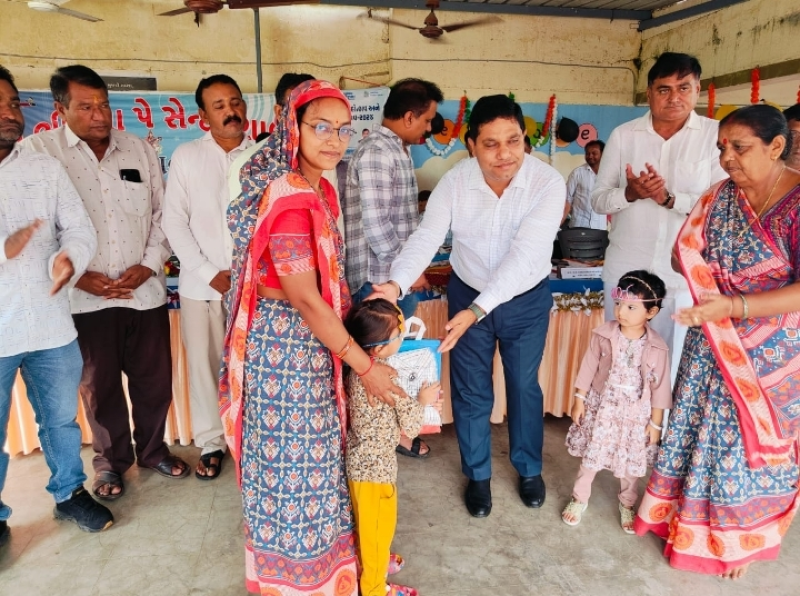 ગીર સોમનાથમાં ત્રીજા દિવસે શાળા પ્રવેશોત્સવ- ૨૦૨૪ની ઉજવણી, ભીડીયા પે સેન્ટર શાળા ખાતે ૧૨૭ બાળકોને શૈક્ષણિક કીટ આપીને શાળા પ્રવેશ આપવામાં આવ્યો