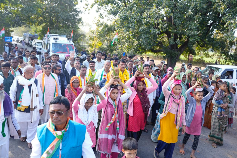 મહીસાગરમાં લોકો જિલ્લા દૂધ સંઘ અને જિલ્લા સહકારી બેંકની માંગ કરી રહ્યા છે જે પૂરી થવી જોઈએ : જન આક્રોશ યાત્રા બાલાસિનોર થી લુણાવાડા