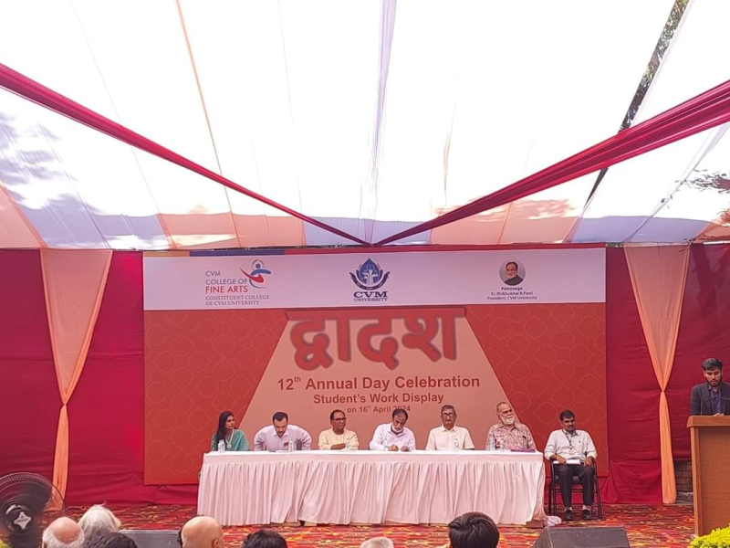 સી.વી.એમ. યુનિવર્સિટીની ફાઇન આર્ટ્સ કોલેજનો વાર્ષિકોત્સવ દ્વાદશ અને કળા પ્રદર્શન યોજાયું,કલાના વિદ્યાર્થીઓના ઉત્કર્ષ માટે અનેક પ્રકારના પ્રેરણાદાયી આયોજનો