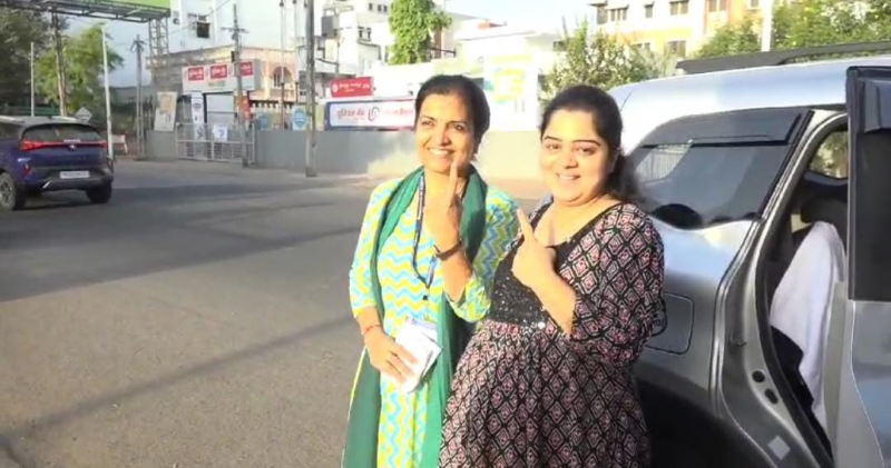 પ્રસુતિનો દિવસ નજીક હોવા છતાં વિદ્યાનગરના સગર્ભા બહેને મતદાન મથકમાં જઈને મતદાન કરી તેમની ફરજ નિભાવી. મતદાન કરી રાષ્ટ્ર સેવાનું એક ઉત્તમ ઉદાહણ પૂરું પડ્યું છે. 