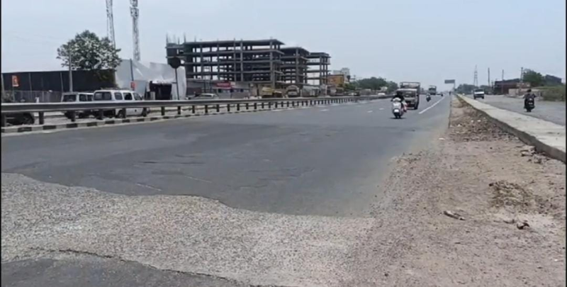 હિંમતનગર શહેરમાં બપોરના સમયે આકાશમાંથી આગ ઝરતી હોય તેવો અનુભવ  સાબરકાંઠા જીલ્લામાં ગરમીનો પારો વધ્યો  આરોગ્ય વિભાગે લોકોને કામ વિના બહાર ન નીકળવા અપીલ કરી 