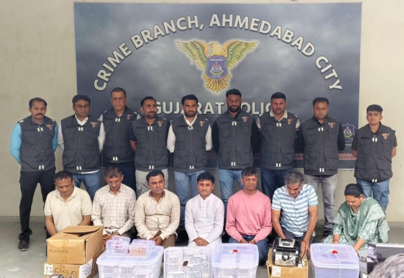 યોગ શીખવવાના નામે આ આશ્રમમાં હકીકતમાં નકલી નોટ છાપવાનું મોટું કૌભાંડ સુરતના યોગ આશ્રમમાં નકલી નોટનું કારખાનું, ચીન કનેક્શન ખુલતા ખળભળાટ