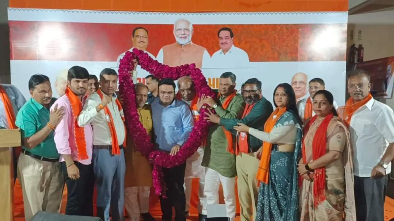 ગાંધીનગર લોકસભાના સાંસદ કેન્દ્રીય ગૃહ અને સહકારિતા મંત્રી અમિત શાહને જંગી બહુમતીથી જીતાડવા ચૂંટણી પ્રચાર પુરજોશમાં 