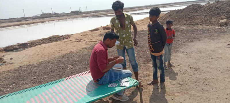 છેવાડાના નાગરિકોને આરોગ્યલક્ષી પાયાની સુવિધાઓ મળી રહે તેવા ઉમદા આશયથી હાલ ગુજરાતમાં ૧૨૮ મોબાઇલ હેલ્થ યુનિટો કાર્યરત  નાગરિકોને ઘર આંગણે પાયાની આરોગ્ય સેવાઓ 
