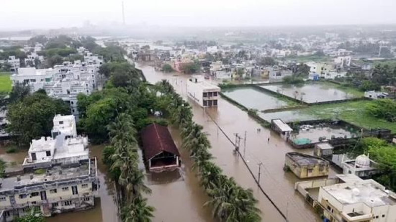 રાજ્યમાં ભારે વરસાદની પરિસ્થિતીમાં નાગરિકોની સલામતી માટે વહીવટી તંત્ર સજ્જ  મુખ્યમંત્રી ભૂપેન્દ્રભાઈ પટેલના માર્ગદર્શન હેઠળ ઝીરો કેઝ્યુલીટીના અભિગમ સાથે રાહત-બચાવ ટીમો તૈનાત