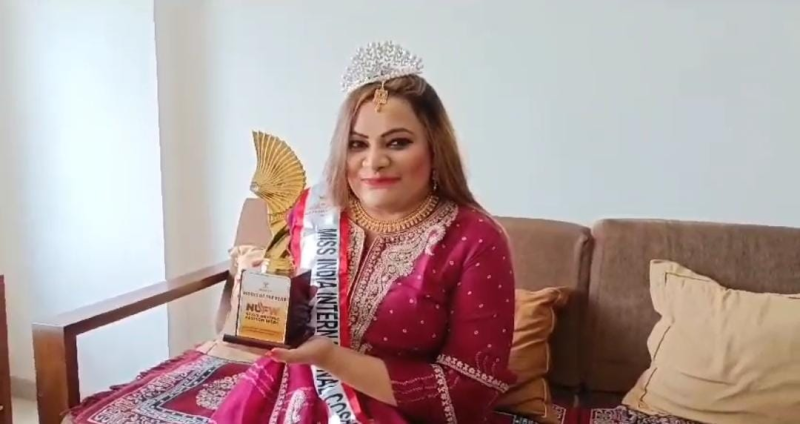 અમેરિકામાં યોજાનાર ફેશન વિકમાં ગુજરાતની જુહી દેસાઈ રનવે મોડલ તરીકે જોડાશે.  આગામી દિવસોમાં અમેરિકામાં યોજાનાર ફેશનવિકમાં તેઓ રનવે મોડેલ તરીકે ભાગ લેશે જે ગુજરાતની દીકરી તરીકે ગૌરવ ની વાત