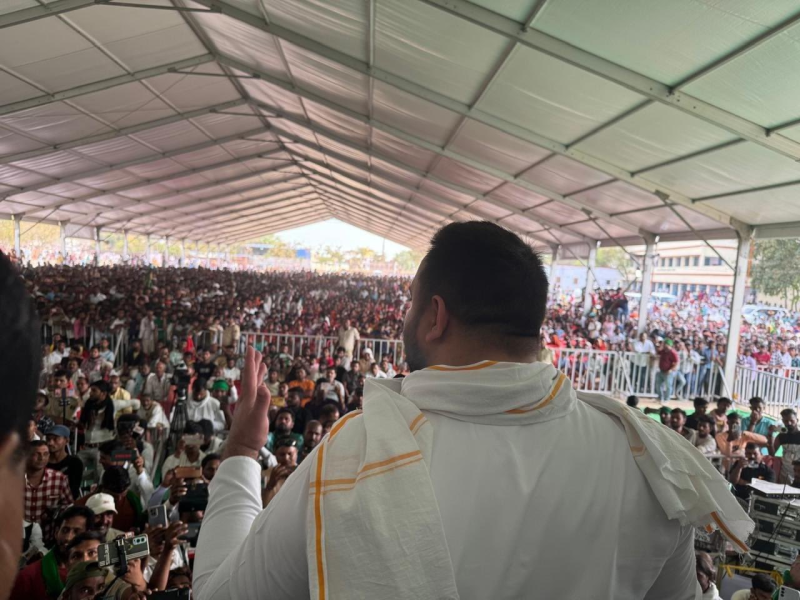 ઈન્ડિયન નેશનલ ડેવલપમેન્ટ ઈન્ક્લુસિવ એલાયન્સનું ટૂંકું નામ ઈન્ડિયા થાય છે. ઈન્ડિયા નામથી રાષ્ટ્રવાદી વલણ દેખાતું હોવાથી આવું નામ રખાયું હતું. ઈન્ડિયા નામ રાખીને વિપક્ષો ગેરમાર્ગે દોરતા હોવાનું ભાજપ શરૂઆતથી જ કહે છે