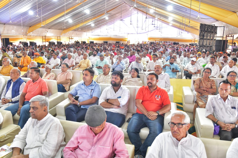 ગાંધીનગરના લાકરોડા ગામે દર્શનયોગ ધામમાં રાજ્યપાલ  આચાર્ય દેવવ્રતજીના હસ્તે સમર્પણ ભવનનું લોકાર્પણ અને વૈદિક ગુરુકુલ ભવનનો શિલાન્યાસ