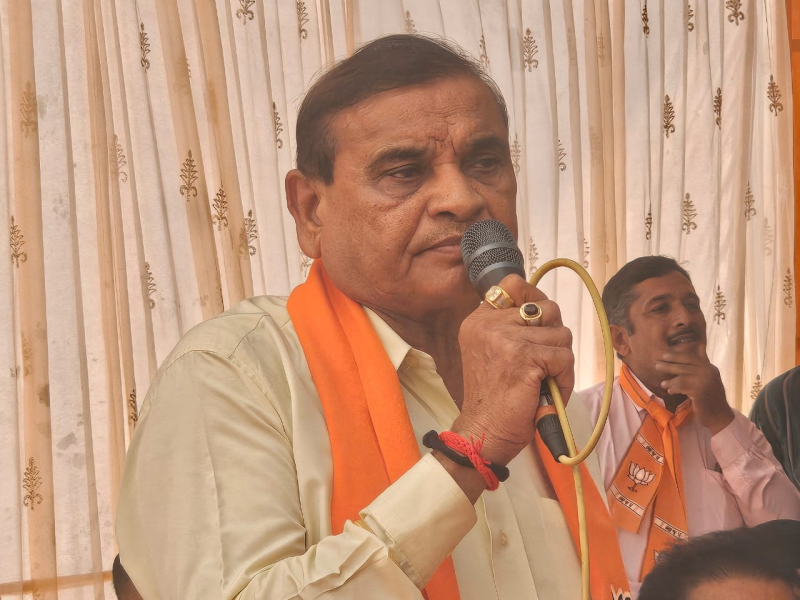 ભાજપમાં આંતરિક ભડકો જાહેર થયો અમરેલીના હાલના સાંસદ અને ભાજપના દિગ્ગજ નેતા નારણ કાછડિયાએ પક્ષ સામે બળાપો કાઢ્યો નારણ કાછડિયાએ સાવરકુંડલામાં એક કાર્યક્રમમાં બળાપો વ્યક્ત કર્યો  