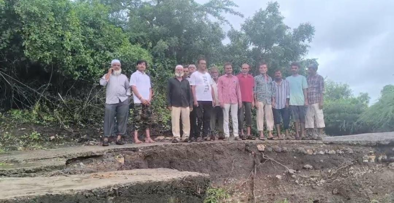 જૂનાગઢ જિલ્લાના માળીયા હાટીના તાલુકા ના જામવાળી ગામે કોઝવે તણાયો માંગરોળ તાલુકાનાં શીલ ગામે નેત્રાવતી નદીનો પુલ તુટ્યો ખેડૂતોને ખેતરે જવામાં મુશ્કેલી 