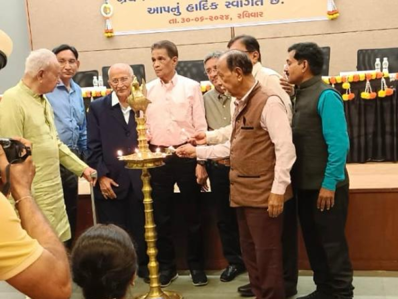 શ્રી કપડવંજ મોઢ બ્રાહ્મણ બંધુ સમાજ- અમદાવાદ દ્રારા રચિત તથા પ્રકાશિત કપડવંજ મોઢ બ્રાહ્મણ ગૌરવગાથા ગ્રંથનું વિમોચન સહ સન્માન સમારોહ યોજાયો 