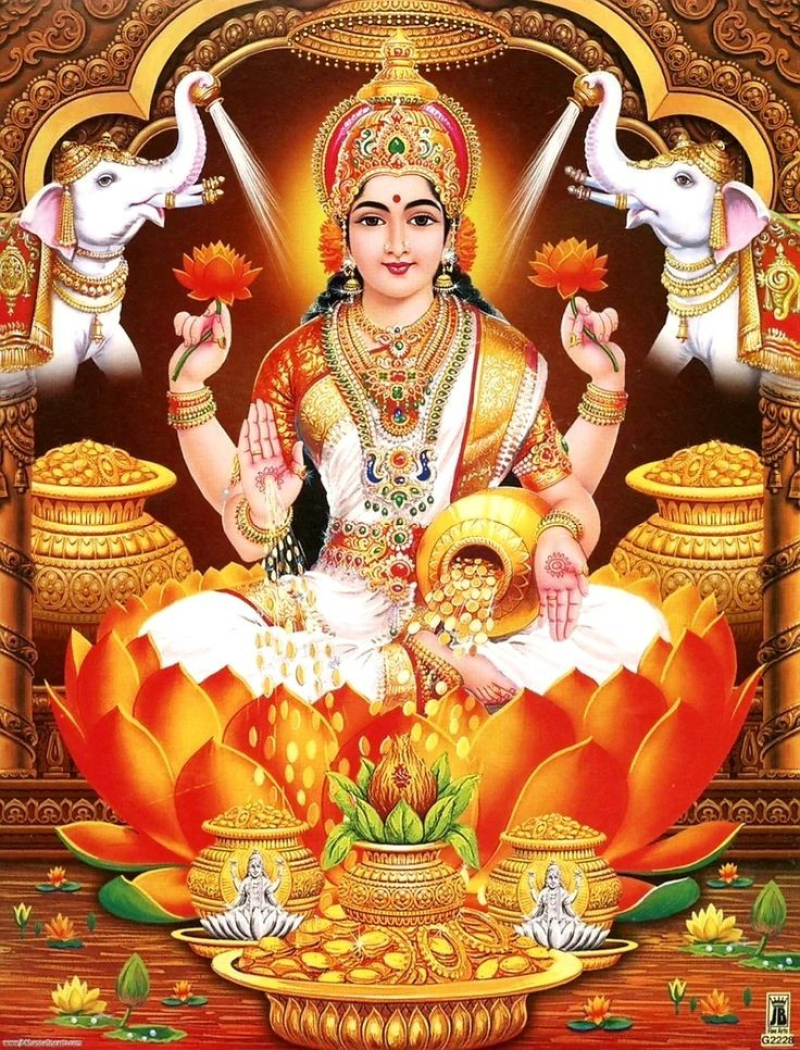 કુબેર દેવ ધનના દેવતા છે. દિવાળી પર માતા લક્ષ્મીની સાથે ભગવાન ગણેશ અને કુબેરની પૂજા કરવામાં આવે છે, જેથી તેમના આશીર્વાદથી વ્યક્તિને ધનની પ્રાપ્તિ થાય છે