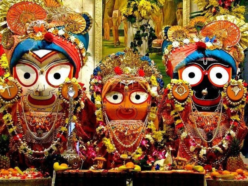 રથયાત્રાની આગેવાની કરતાં ગજરાજ સરસપુર પહોંચ્યા ભગવાનના મોસળ સરસપુરમાં જાણે કે કીડીયારું ઉભરાયું હોય તેવો માહોલ ભાવિકોએ જય જગન્નાથ, જય રણછોડ માખણ ચોર ના નારા 