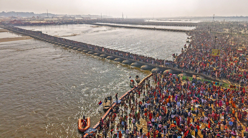 મહાકુંભમાં આ ખાસ દિવસે દસ લાખ લોકો મુલાકાત કરશે તેવી સંભાવનાઓ   આ દિવસે કુંભમેળામાં જાઓ તો ધ્યાન રાખજો દેશ-વિદેશમાંથી લોકો સંગમમાં સ્નાન કરવા માટે પ્રયાગરાજ આવી રહ્યા છે