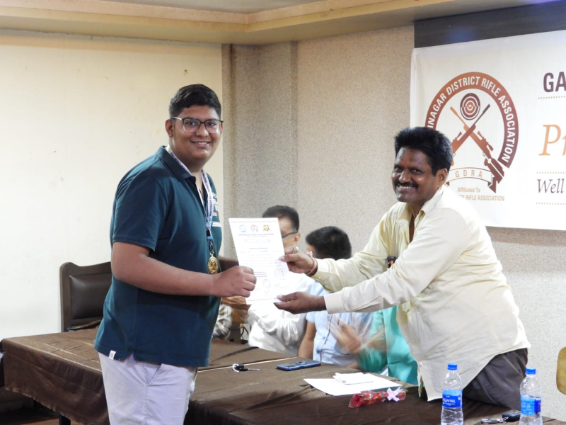 33મી ગાંધીનગર શૂટિંગ ચેમ્પિયનશીપનો મેડલ વિતરણ કાર્યક્રમ યોજાયો.38 શૂટર્સને વિવિધ કેટેગરીમાં મેડલ એનાયત કરવામાં આવ્યા.શૂટિંગ ક્ષેત્રે પ્રોત્સાહન અપાયુ