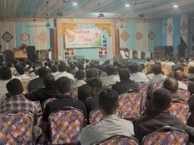 સુરતમાં પાટીદારોની મોડી રાત્રે યોજાઈ સભા :  ખેડૂત તથા તેમના પરિવાર પર થયેલા નિંદનીય હુમલા સામે એકજૂટ થવાની અત્યંત મહત્વની મીટિંગ યોજાઈ