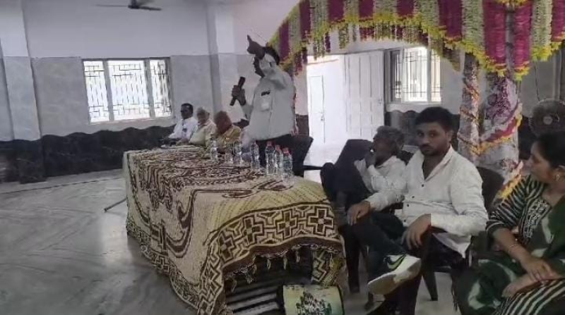 જૂનાગઢ માળીયા હાટીના તાલુકામાં પાટીદાર સમાજ નારાજ તાલુકાભરના પાટીદાર સમાજના આગેવાનોની ખોરાસા ગીર ખાતે બેઠક મળી ભારતીય જનતા પાર્ટીમાં નવા જૂનીના એંધાણ