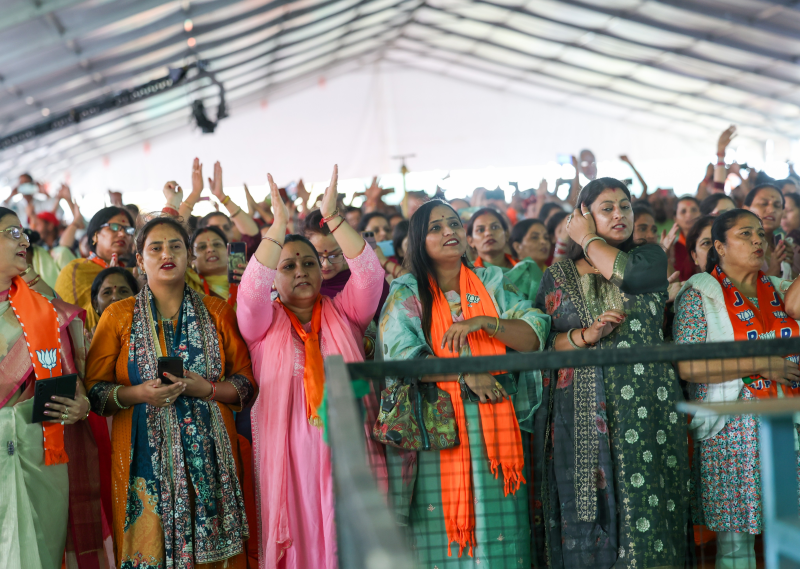 વડાપ્રધાન નરેન્દ્ર મોદીએ કટરાની રેલીમાં જય કારા શેરોવાલીના જયકારથી પોતાનું સંબોધન કર્યું ચૂંટણી પ્રચારમાં અહીં રાહુલ ગાંધી પર નિશાન તાક્યું 