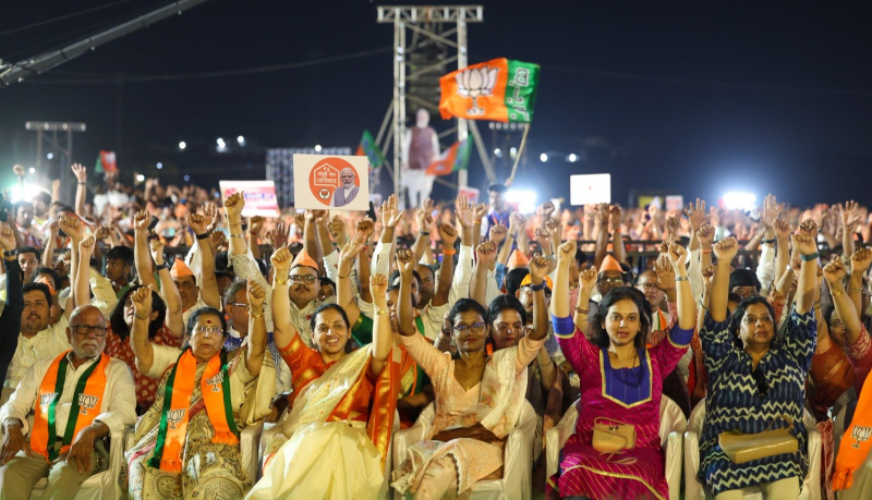 વડાપ્રધાન નરેન્દ્ર મોદીએ જણાવ્યું કોંગ્રેસે ઈવીએમ અંગે જુઠ્ઠાણા ફેલાવવા બદલ દેશની માફી માગવી જોઈએ સુપ્રીમ કોર્ટે તેના ચૂકાદામાં સ્પષ્ટ કરી દીધું છે કે ઈવીએમમાં કશું જ ખોટું નથી