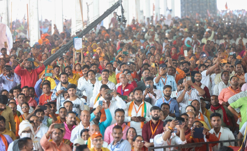 વડાપ્રધાન નરેન્દ્ર મોદીએ અયોધ્યામાં ભગવાન શ્રી રામલલાના દર્શન કરી આર્શિવાદ મેળવ્યા મુખ્યમંત્રી યોગી આદિત્યનાથ પણ ઉપસ્થિત 