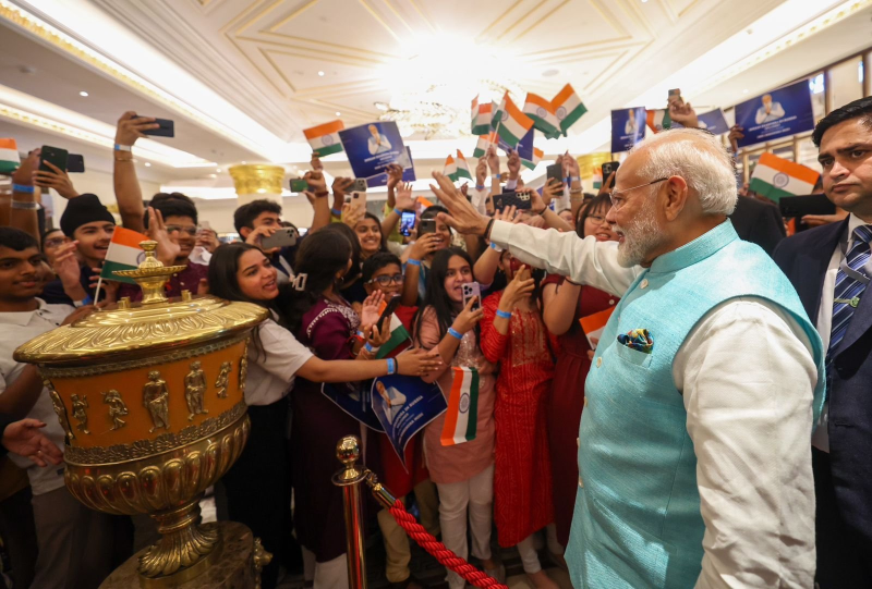 વડાપ્રધાન નરેન્દ્ર મોદી રશિયાના બે દિવસના પ્રવાસે રશિયાના કઝાન અને યાકિટારિમ્બર્ગમાં ભારતના બે નવા કોન્સ્યુલેટ ખોલવામાં આવશે