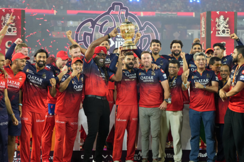 RCB એ આખરે પ્રથમ IPL ટાઇટલ જીત્યું! કોહલી નહીં આ ગુજરાતી રહ્યો આરસીબીની ફાઈનલ જીતનો હીરો                                      