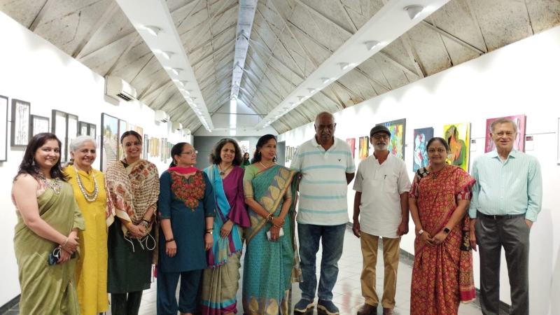 અમદાવાદની ગુફા આર્ટ ગેલેરીમાં યોજાયું સ્ફૂર્તિ -7 આર્ટ એક્ઝિબિશન, મંત્રમુગ્ધથઇ રહ્યા છે કળા ચાહકો  ચિત્રકારોએ ઊભુ કર્યું છે આકર્ષણ 