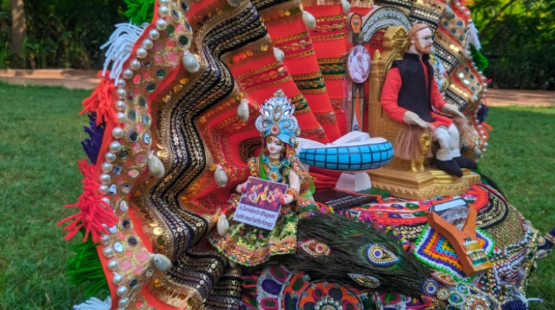 અનોખા સંદેશ સાથે આ પાઘડી બની છે અમદાવાદમાં આકર્ષણનું કેન્દ્ર નવલા નોરતાની તૈયારીઓ પુરજોશમાં અનોખા સંદેશ સાથે તૈયાર કરી પાઘડી 