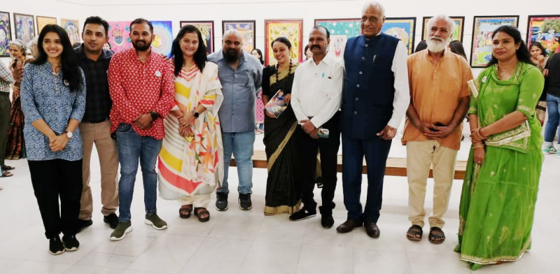 અમદાવાદમાં ગુજરાતનાં 70 થી વધુ કલાકારો સાથે મળીને 100 થી વધુ રાજસ્થાનની આગવી લોકશૈલીના અદ્ભૂત પિછવાઇના ચિત્રો નું અનોખુ ચિત્ર પ્રદર્શન યોજાયું 