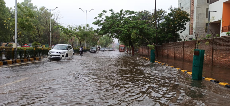 ગુજરાતના 20 જિલ્લામાં કમોસમી વરસાદની આગાહી ગાજવીજ, ભારે પવન સાથે સામાન્યથી મધ્યમ વરસાદ વરસશે